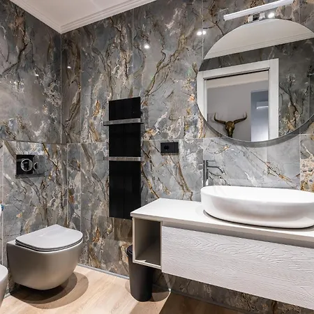 לינה וארוחת בוקר Remia & Leisure 4*